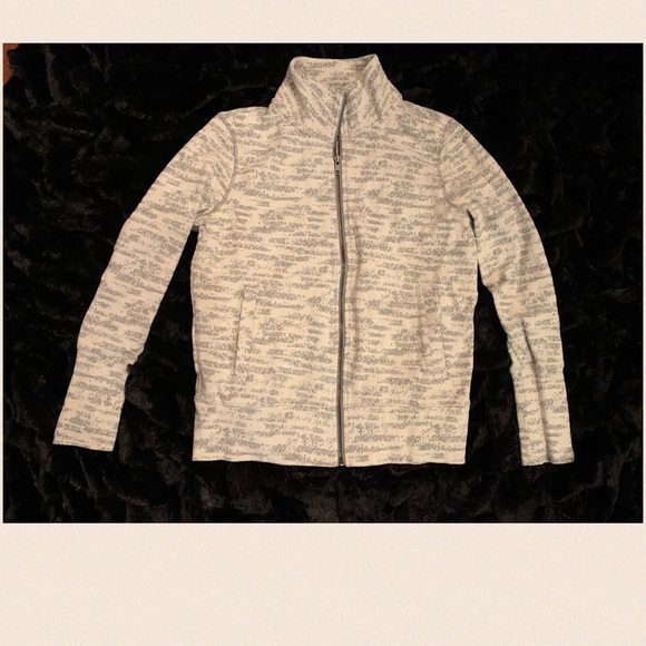 ZYIA Jacket - Zip Up - Pockets - Never Worn - Size Medium - Picture 2 of 8